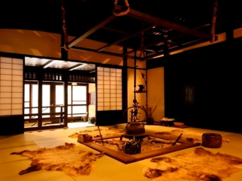 山里のいおり 草円